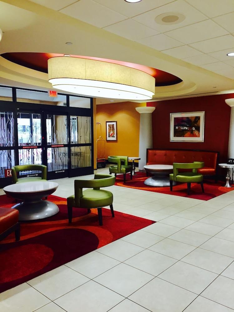 Hilton Garden Inn Los Angeles / Hollywood Экстерьер фото
