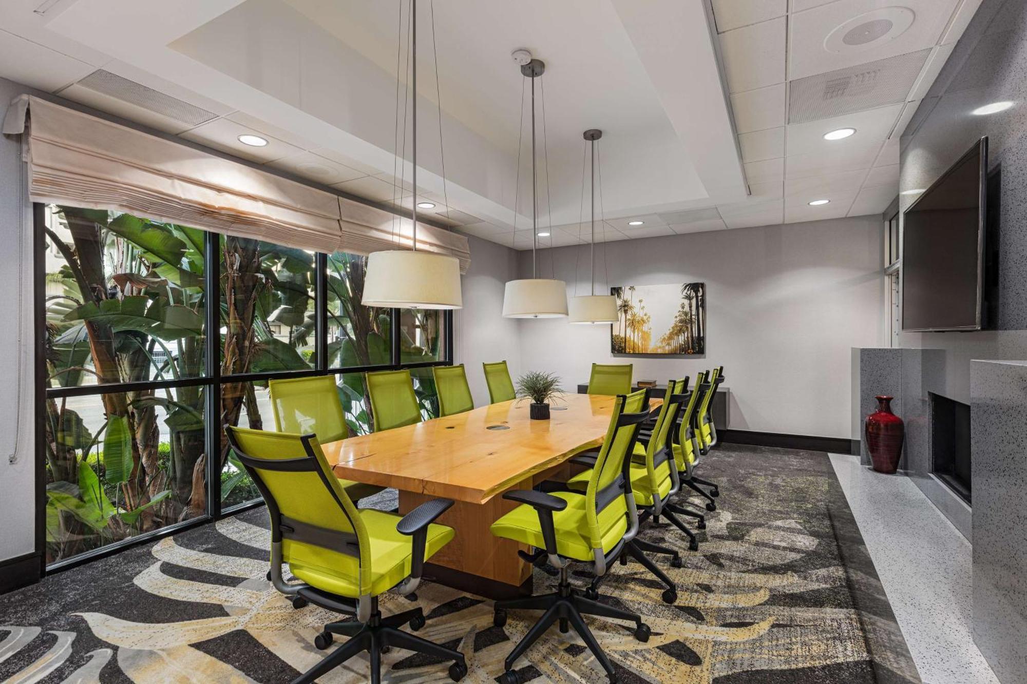 Hilton Garden Inn Los Angeles / Hollywood Экстерьер фото