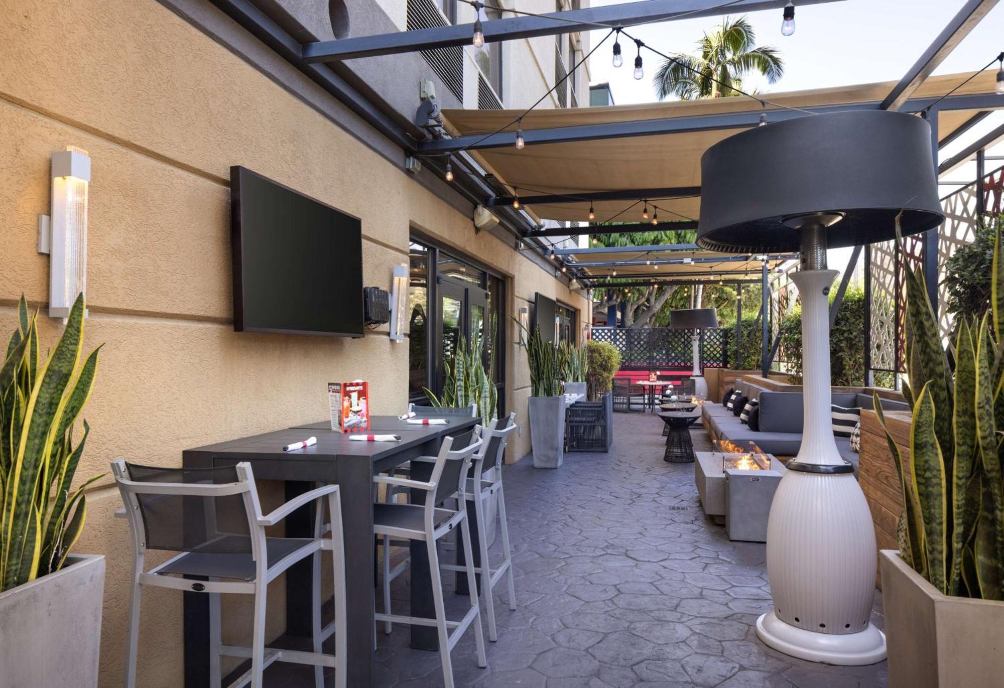 Hilton Garden Inn Los Angeles / Hollywood Экстерьер фото